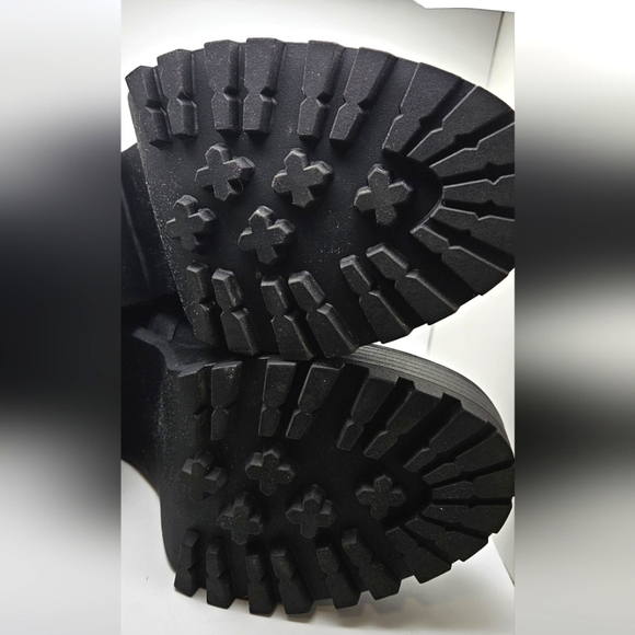 TORRID LUG SOLE BIKER BOOTS Size 7.5 Wide Width NWOT Black - Picture 2 of 9